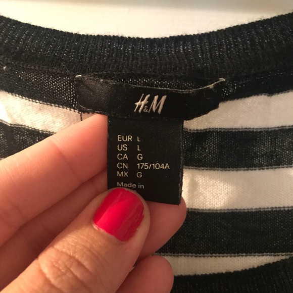 Black and White Striped Tunic Sweater - Picture 4 of 4